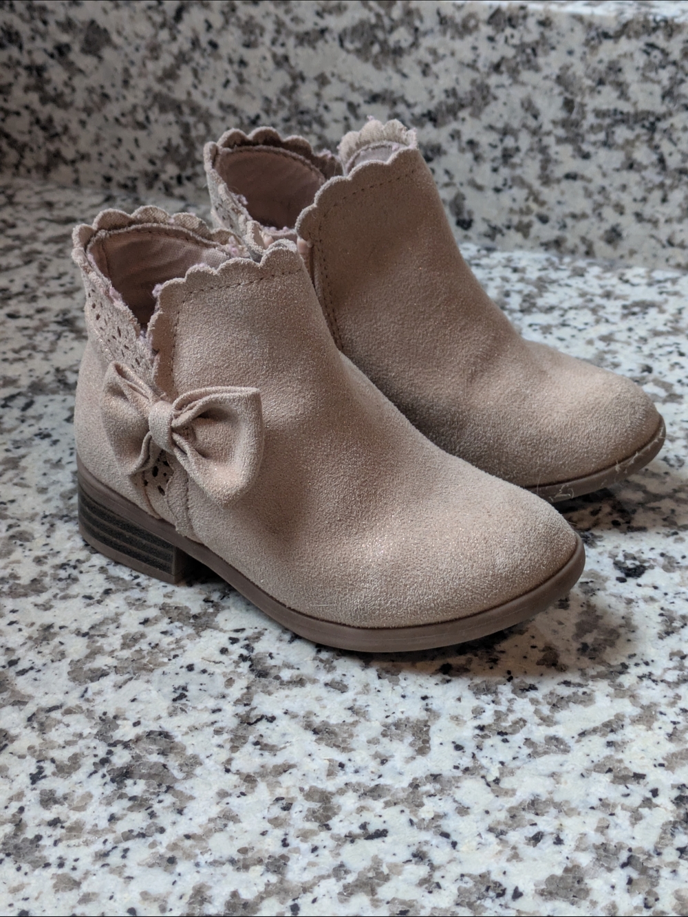 jumping beans Girls' Scalloped Bow Ankle Boots in Taupe